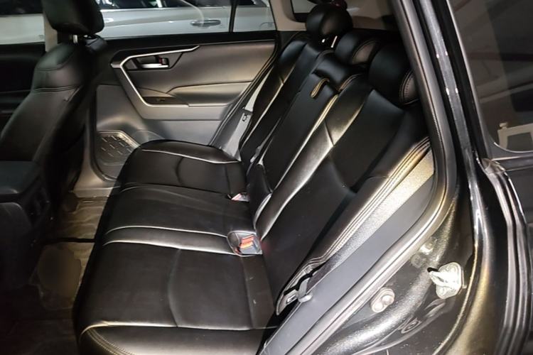 Used Toyota RAV4 2020 2.0L CVT Two-Wheel Drive Fashion Edition Left Rear Seat