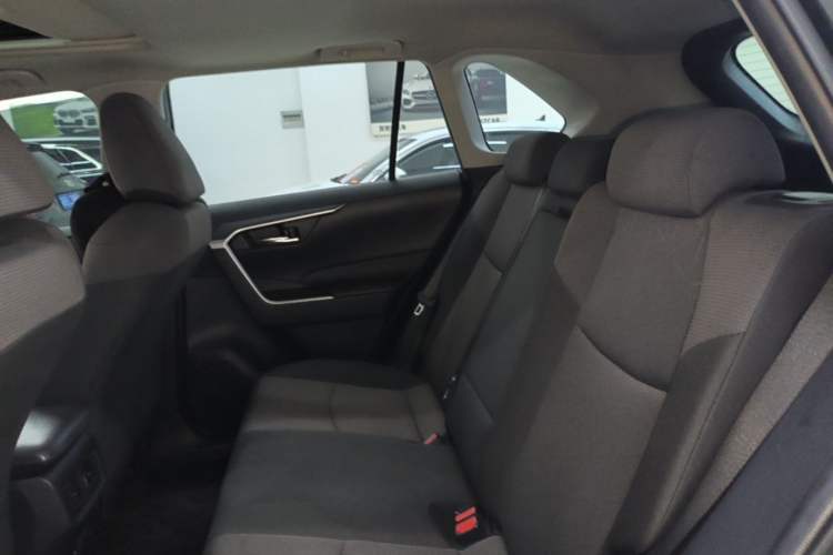 Used Toyota RAV4 2020 Dual-Engine 2.5L E-CVT Two-Wheel Drive Elite Edition Left Rear Seat