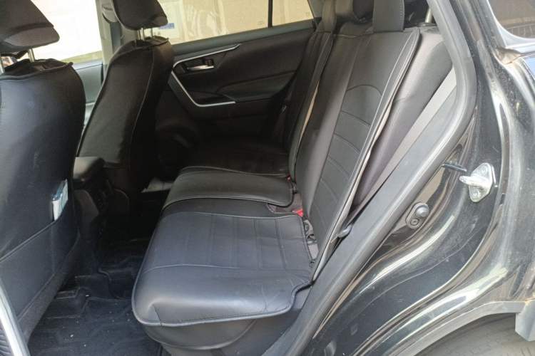 Used Toyota RAV4 2020 2.0L CVT Two-Wheel Drive Fashion Edition Left Rear Seat