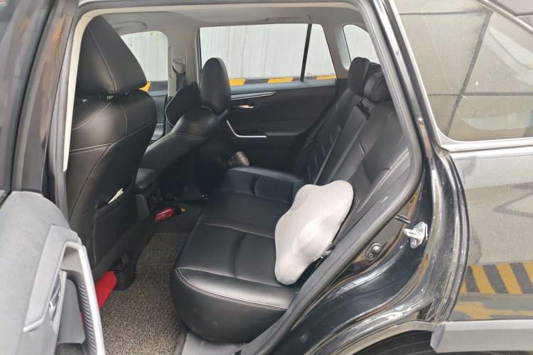 Used Toyota RAV4 2020 2.0L CVT Two-Wheel Drive Fashion Edition Left Rear Seat