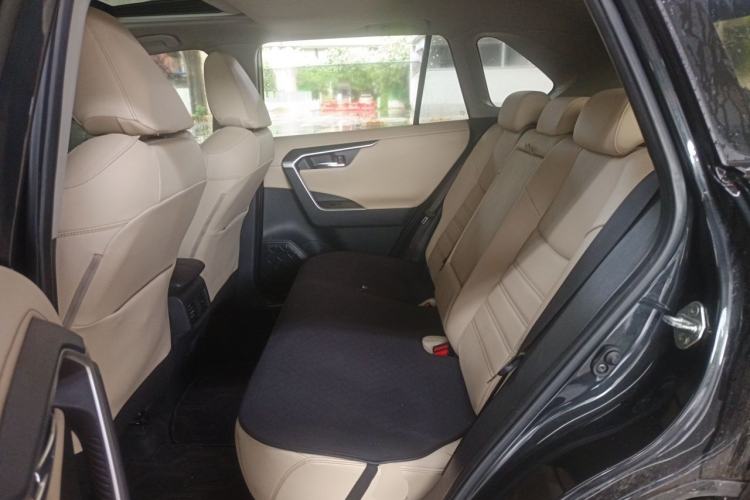 Used Toyota RAV4 2020 2.0L CVT Two-Wheel Drive Fashion PLUS Edition Left Rear Seat