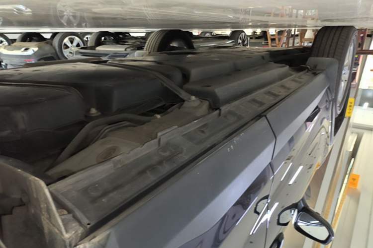Used Toyota RAV4 2020 Dual-Engine 2.5L E-CVT Two-Wheel Drive Elite Edition Left Side Sill