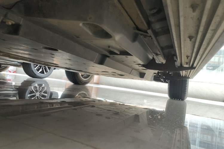 Used Toyota RAV4 2020 2.0L CVT Two-Wheel Drive Fashion Edition Left Side Sill