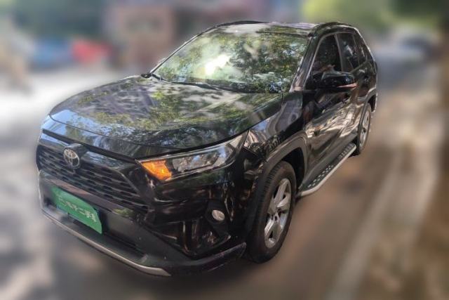 Ojetý Toyota RAV4 2020 2.0L CVT Two-Wheel Drive Fashion PLUS Edition