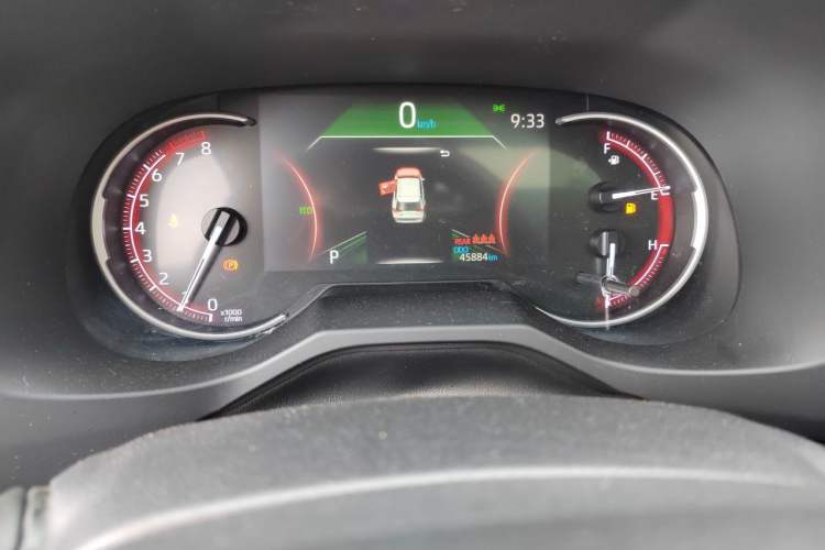 Used Toyota RAV4 2020 2.0L CVT Two-Wheel Drive Fashion Edition Odometer Close Up