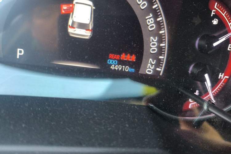 Used Toyota RAV4 2020 2.0L CVT Two-Wheel Drive Fashion Edition Odometer Close Up