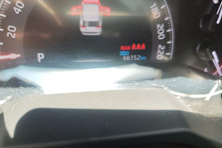 Used Toyota RAV4 2020 2.0L CVT Two-Wheel Drive Fashion Edition Odometer Close Up