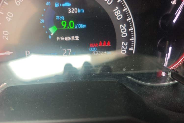 Used Toyota RAV4 2020 2.0L CVT Two-Wheel Drive Fashion Edition Odometer Close Up