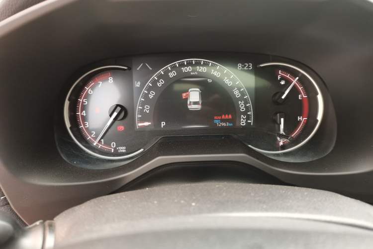 Used Toyota RAV4 2020 2.0L CVT Two-Wheel Drive Fashion Edition Odometer Close Up