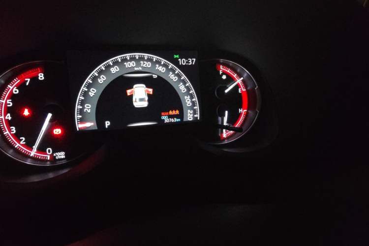 Used Toyota RAV4 2020 2.0L CVT Two-Wheel Drive Fashion Edition Odometer Close Up
