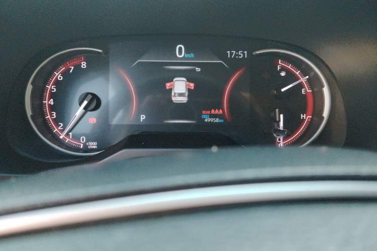 Used Toyota RAV4 2020 2.0L CVT Two-Wheel Drive Fashion Edition Odometer Close Up