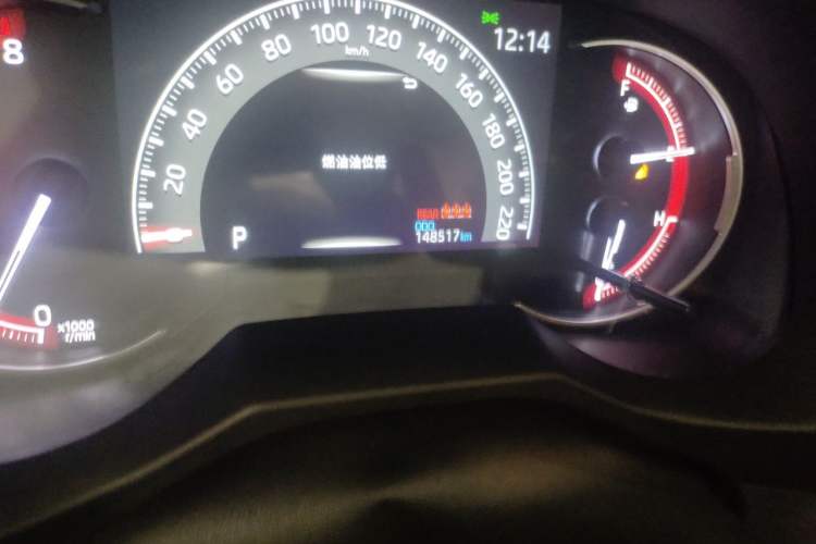 Used Toyota RAV4 2020 2.0L CVT Two-Wheel Drive Fashion PLUS Edition Odometer Close Up