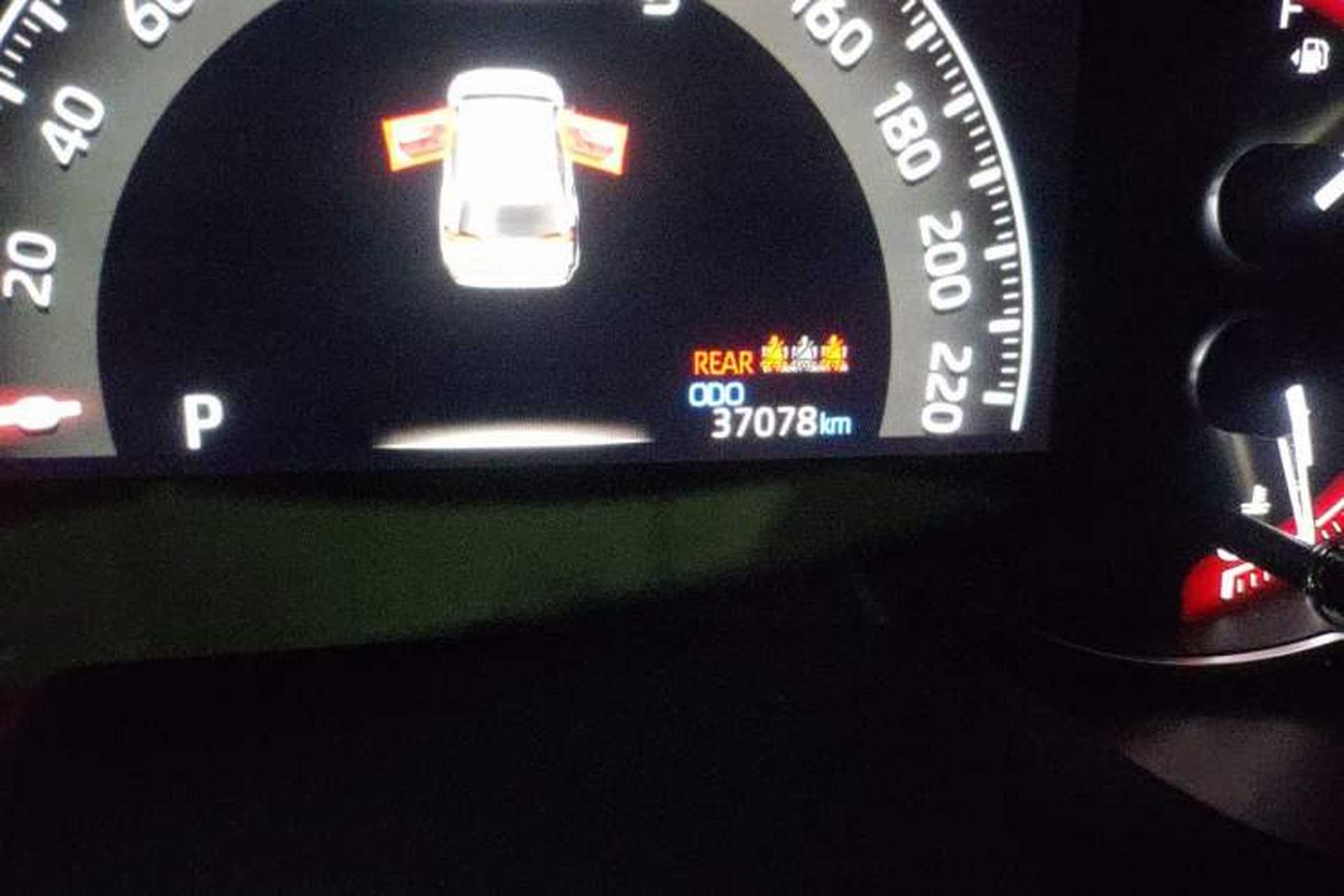 Used Toyota RAV4 2020 2.0L CVT Two-Wheel Drive Fashion Edition Odometer Close Up