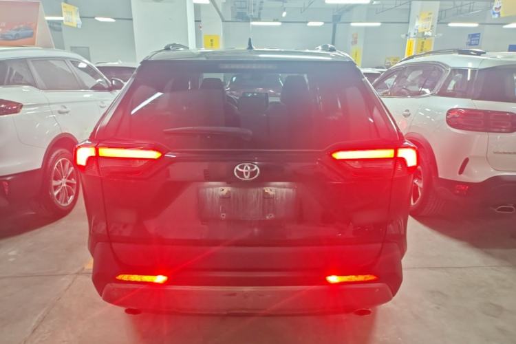 Used Toyota RAV4 2020 2.0L CVT Two-Wheel Drive Fashion Edition Rear
