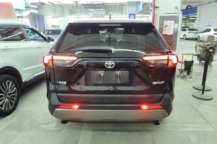 Used Toyota RAV4 2020 2.0L CVT Two-Wheel Drive Fashion Edition Rear