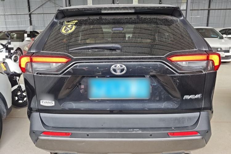 Used Toyota RAV4 2020 2.0L CVT Two-Wheel Drive Fashion Edition Rear