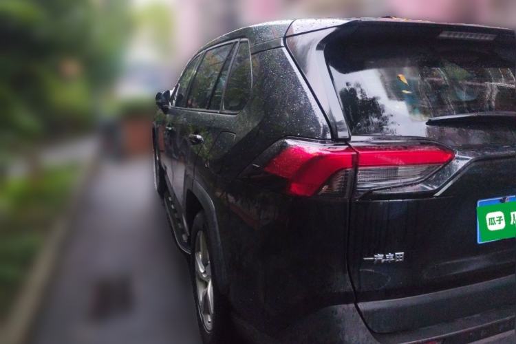 Used Toyota RAV4 2020 2.0L CVT Two-Wheel Drive Fashion Edition Rear Left 45 Deg