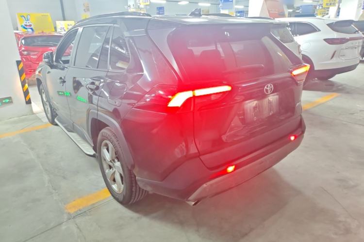 Used Toyota RAV4 2020 2.0L CVT Two-Wheel Drive Fashion Edition Rear Left 45 Deg