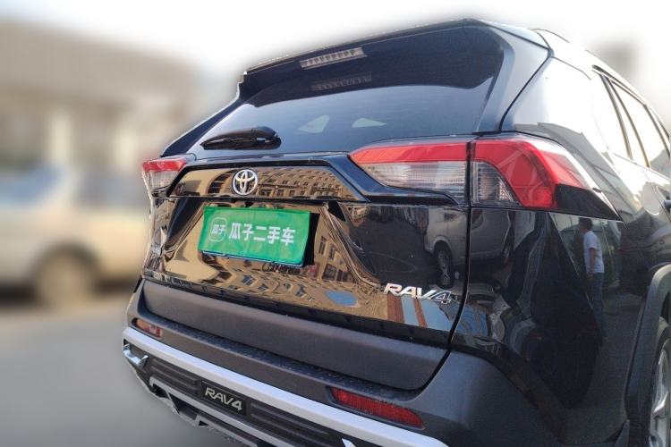 Used Toyota RAV4 2020 2.0L CVT Two-Wheel Drive Fashion Edition Rear