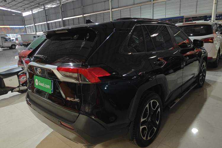 Used Toyota RAV4 2020 2.0L CVT Two-Wheel Drive Prestige Edition Rear Right 45 Deg