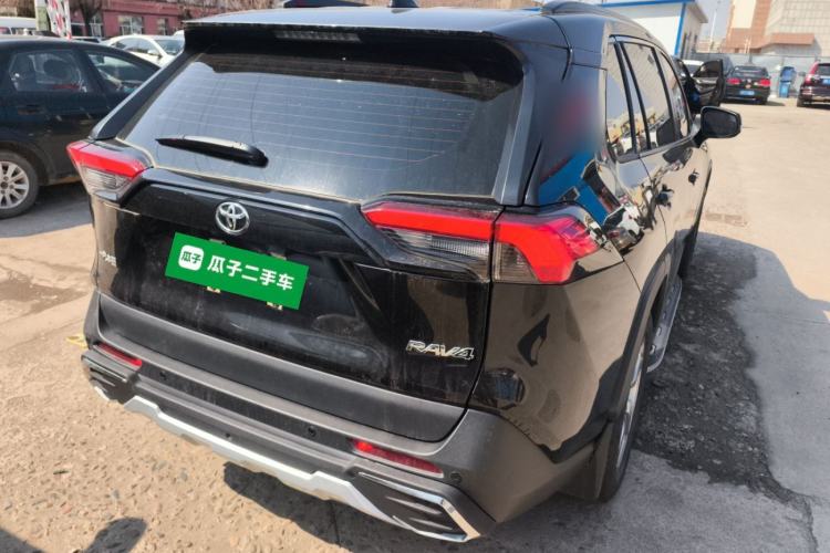 Used Toyota RAV4 2020 2.0L CVT Two-Wheel Drive Fashion Edition Rear Right 45 Deg