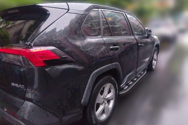 Used Toyota RAV4 2020 2.0L CVT Two-Wheel Drive Fashion Edition Rear Right 45 Deg