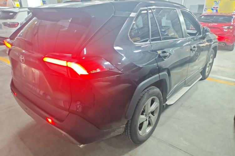 Used Toyota RAV4 2020 2.0L CVT Two-Wheel Drive Fashion Edition Rear Right 45 Deg