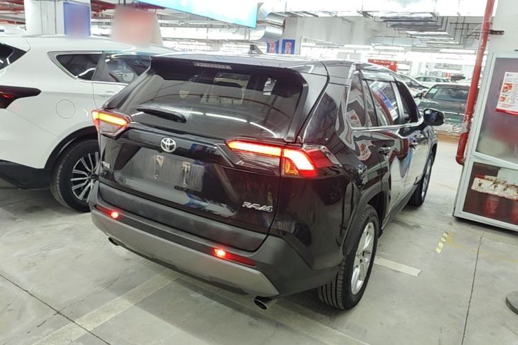 Used Toyota RAV4 2020 2.0L CVT Two-Wheel Drive Fashion Edition Rear Right 45 Deg