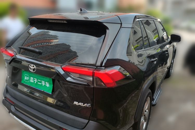 Used Toyota RAV4 2020 2.0L CVT Two-Wheel Drive Fashion Edition Rear Right 45 Deg