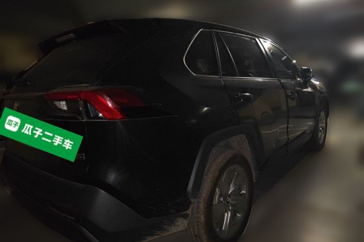 Used Toyota RAV4 2020 2.0L CVT Two-Wheel Drive Fashion Edition Rear Right 45 Deg