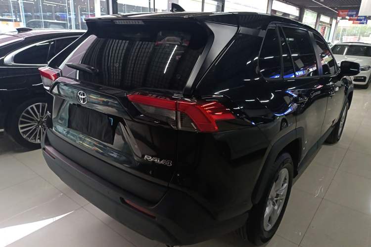 Used Toyota RAV4 2020 2.0L CVT Two-Wheel Drive Urban Edition Rear Right 45 Deg