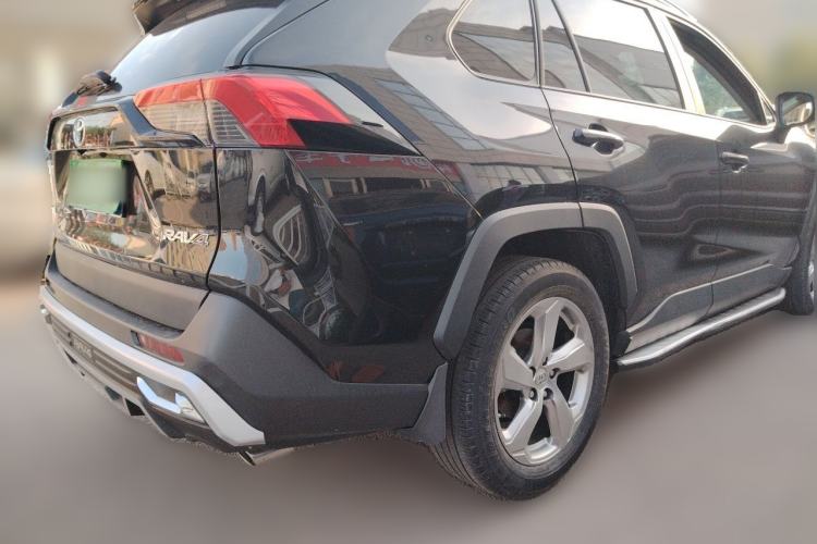 Used Toyota RAV4 2020 2.0L CVT Two-Wheel Drive Fashion Edition Rear Right 45 Deg