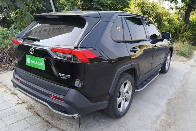 Used Toyota RAV4 2020 2.0L CVT 4x4 Style PLUS Edition Rear Right 45 Deg