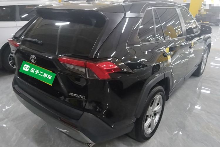 Used Toyota RAV4 2020 2.0L CVT Two-Wheel Drive Fashion PLUS Edition Rear Right 45 Deg