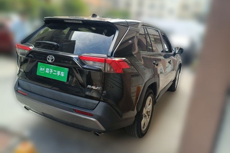 Used Toyota RAV4 2020 2.0L CVT Two-Wheel Drive Fashion Edition Rear Right 45 Deg