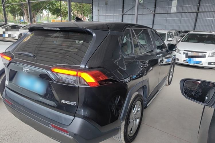 Used Toyota RAV4 2020 2.0L CVT Two-Wheel Drive Fashion Edition Rear Right 45 Deg