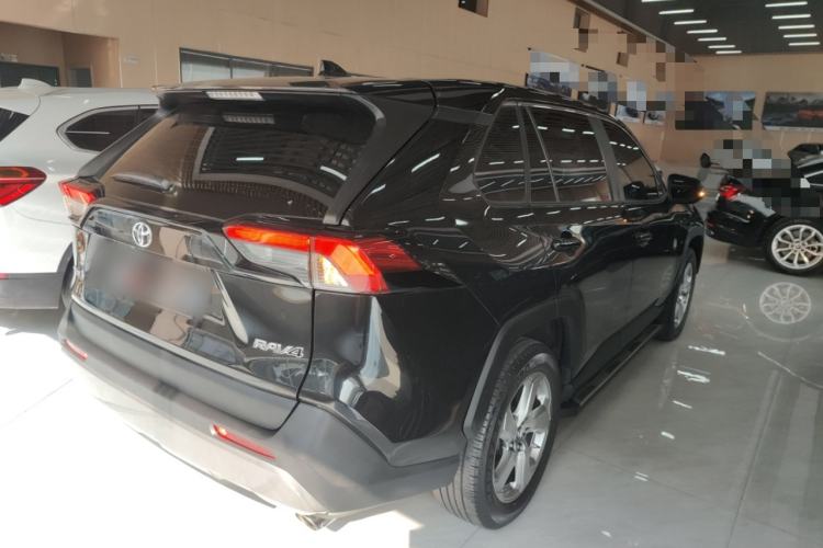 Used Toyota RAV4 2020 2.0L CVT Two-Wheel Drive Fashion Edition Rear Right 45 Deg