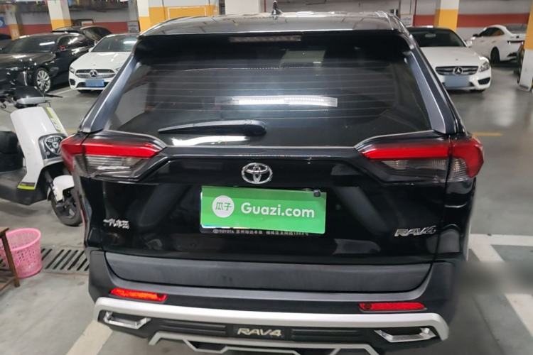 Used Toyota RAV4 2020 2.0L CVT Two-Wheel Drive Fashion Edition Rear