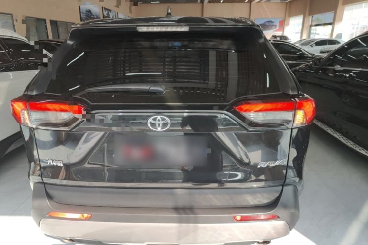 Used Toyota RAV4 2020 2.0L CVT Two-Wheel Drive Fashion Edition Rear