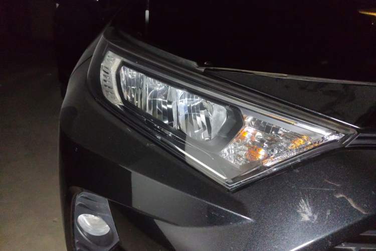 Used Toyota RAV4 2020 2.0L CVT Two-Wheel Drive Fashion PLUS Edition Right Front Headlight