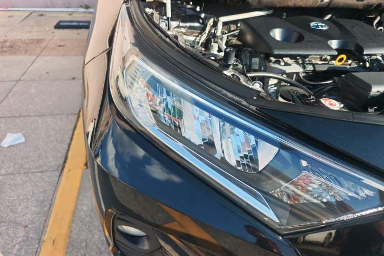 Used Toyota RAV4 2020 2.0L CVT Two-Wheel Drive Fashion Edition Right Front Headlight