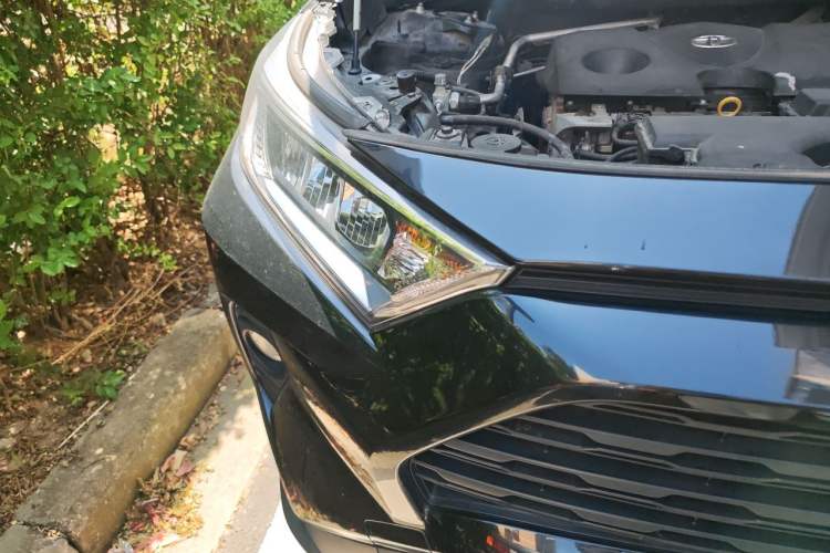 Used Toyota RAV4 2020 2.0L CVT Two-Wheel Drive Fashion Edition Right Front Headlight