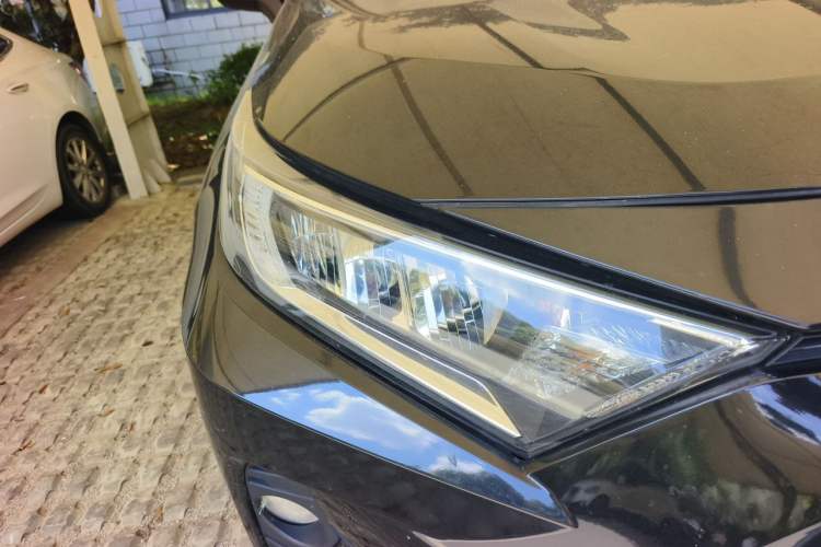 Used Toyota RAV4 2020 2.0L CVT Two-Wheel Drive Urban Edition Right Front Headlight