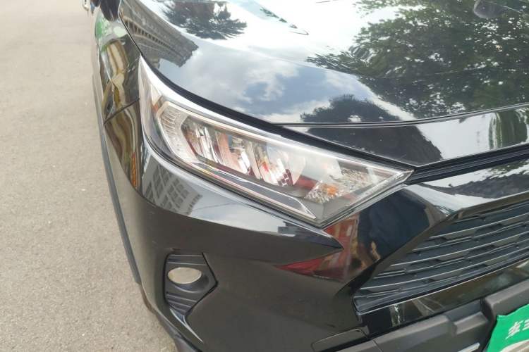Used Toyota RAV4 2020 2.0L CVT Two-Wheel Drive Urban Edition Right Front Headlight