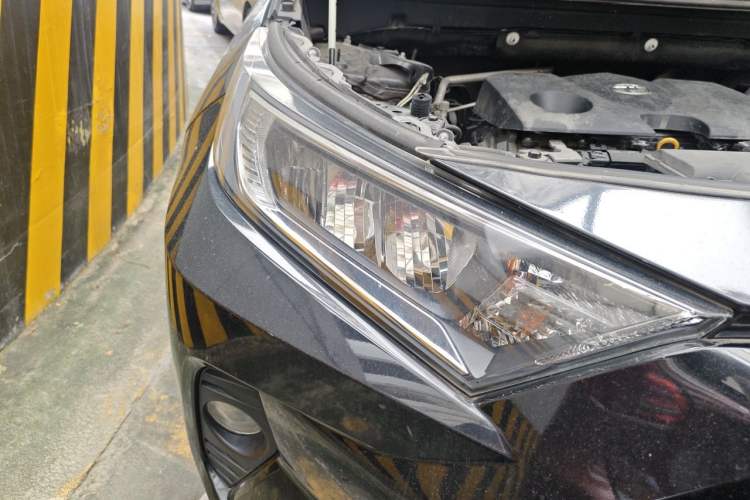 Used Toyota RAV4 2020 2.0L CVT Two-Wheel Drive Fashion Edition Right Front Headlight