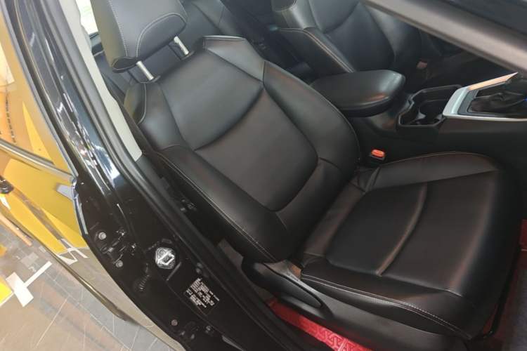 Used Toyota RAV4 2020 2.0L CVT Two-Wheel Drive Urban Edition Right Front Seat