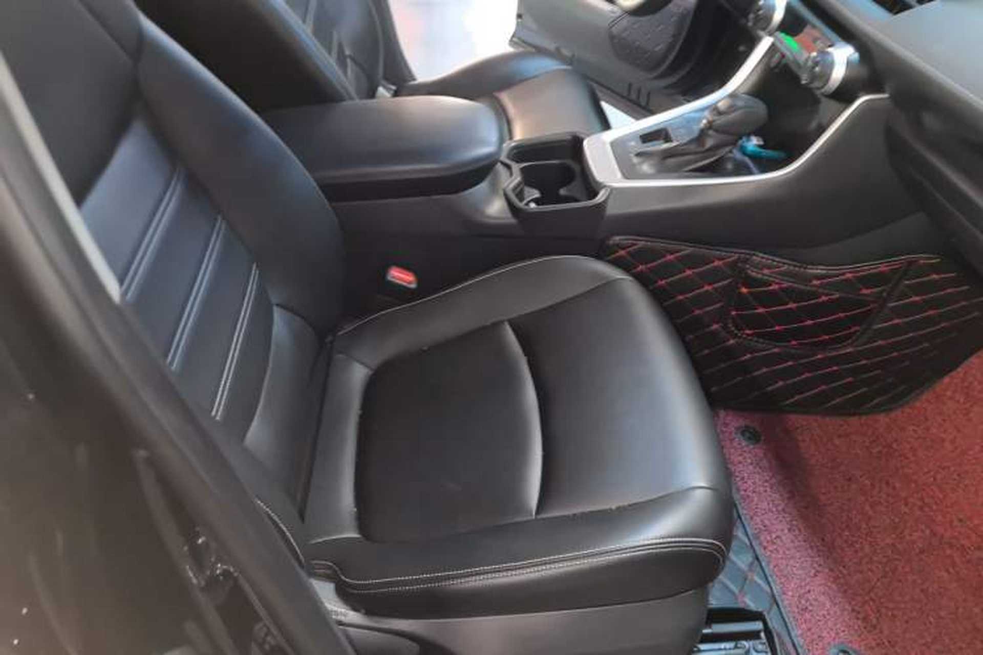 Used Toyota RAV4 2020 Dual-Engine 2.5L E-CVT Two-Wheel Drive Elite Edition Right Front Seat