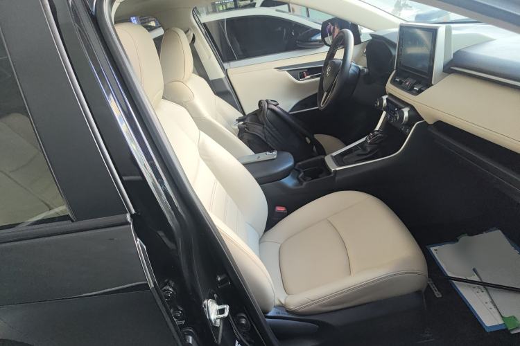 Used Toyota RAV4 2020 2.0L CVT Two-Wheel Drive Fashion PLUS Edition Right Front Seat