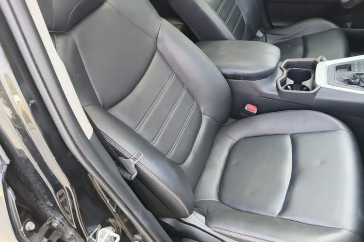 Used Toyota RAV4 2020 2.0L CVT 4x4 Style PLUS Edition Right Front Seat