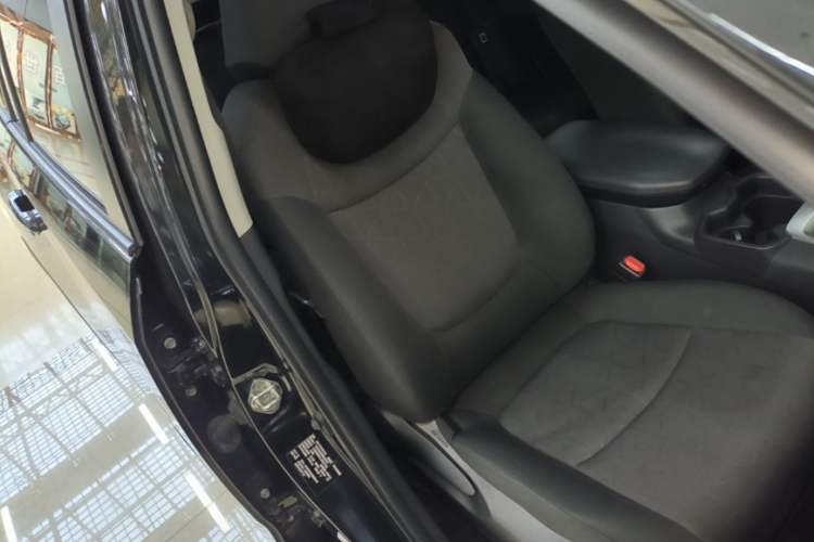 Used Toyota RAV4 2020 Dual-Engine 2.5L E-CVT Two-Wheel Drive Elite Edition Right Front Seat